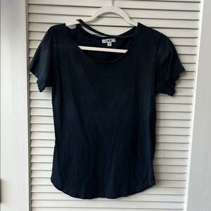 LNA distressed tee